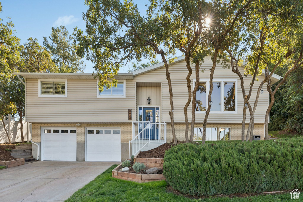 2423 S ELAINE DR Bountiful, UT 84010