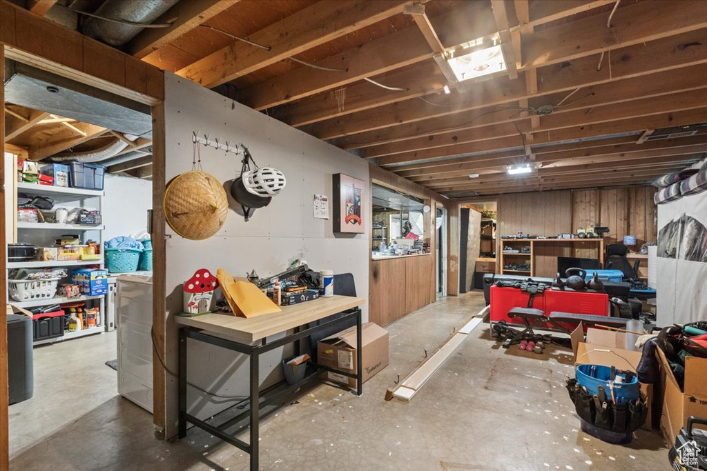 1045 N 390 W Sunset, UT 84015