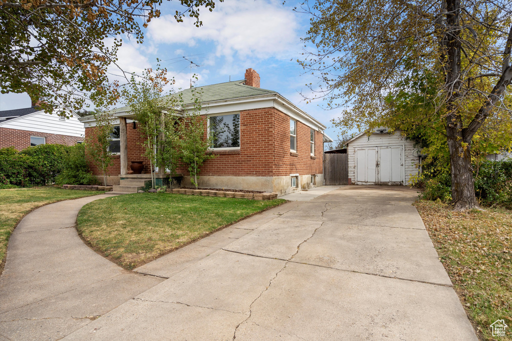 Photo 3 for MLS #2109597 at 189 E Ross Dr