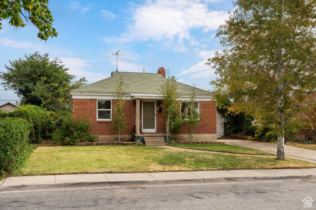 Photo 2 for MLS #2109597 at 189 E Ross Dr