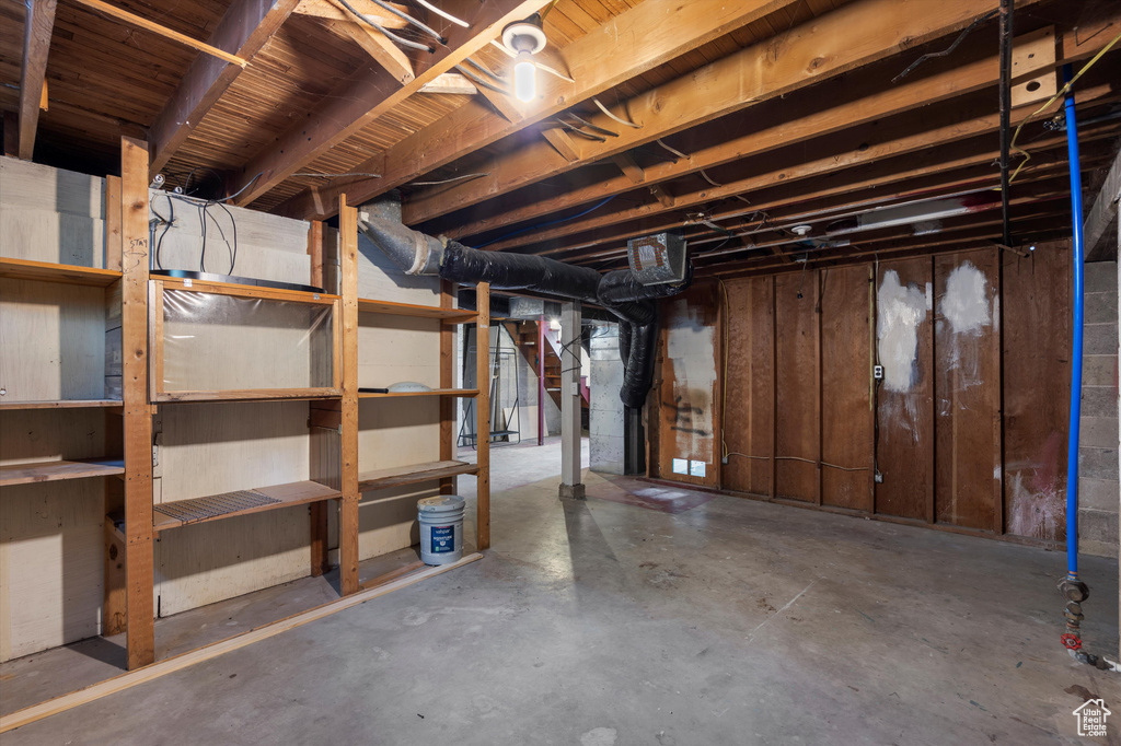 Photo 23 for MLS #2109597 at 189 E Ross Dr