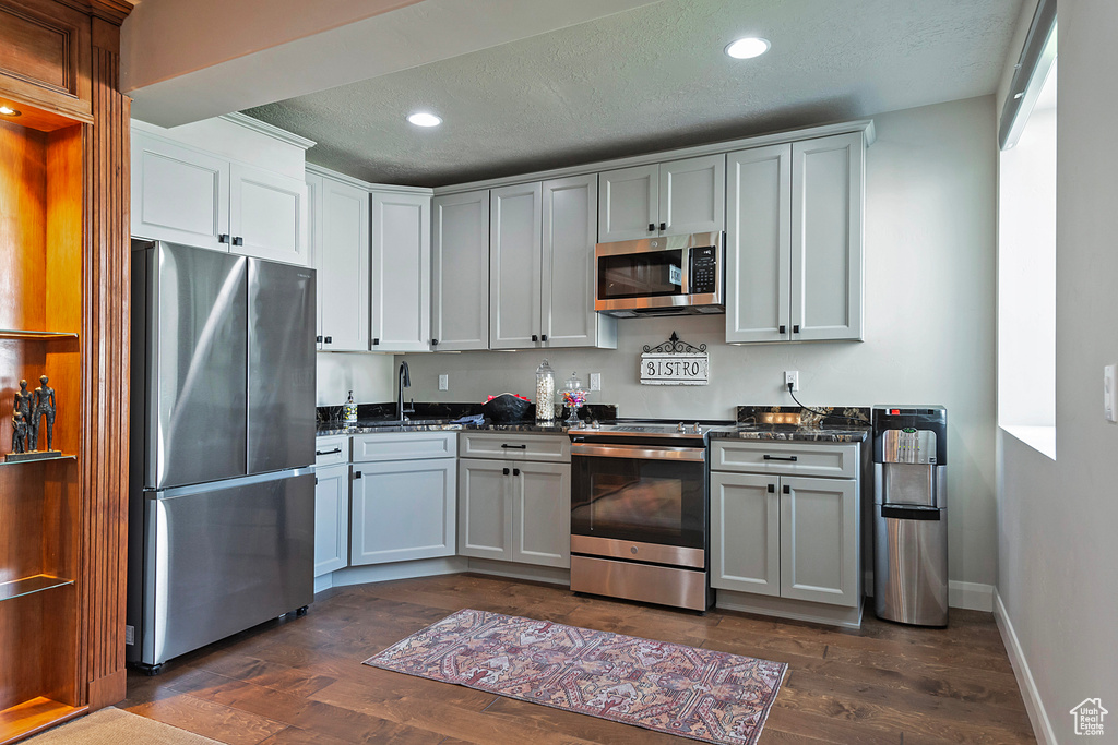 86 E 1675 S Farmington, UT 84025