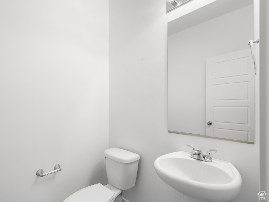 2132 N ELDERBERRY DR Saratoga Springs, UT 84045