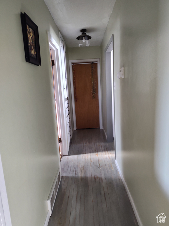 Photo 10 for MLS #2109637 at 816 32nd St