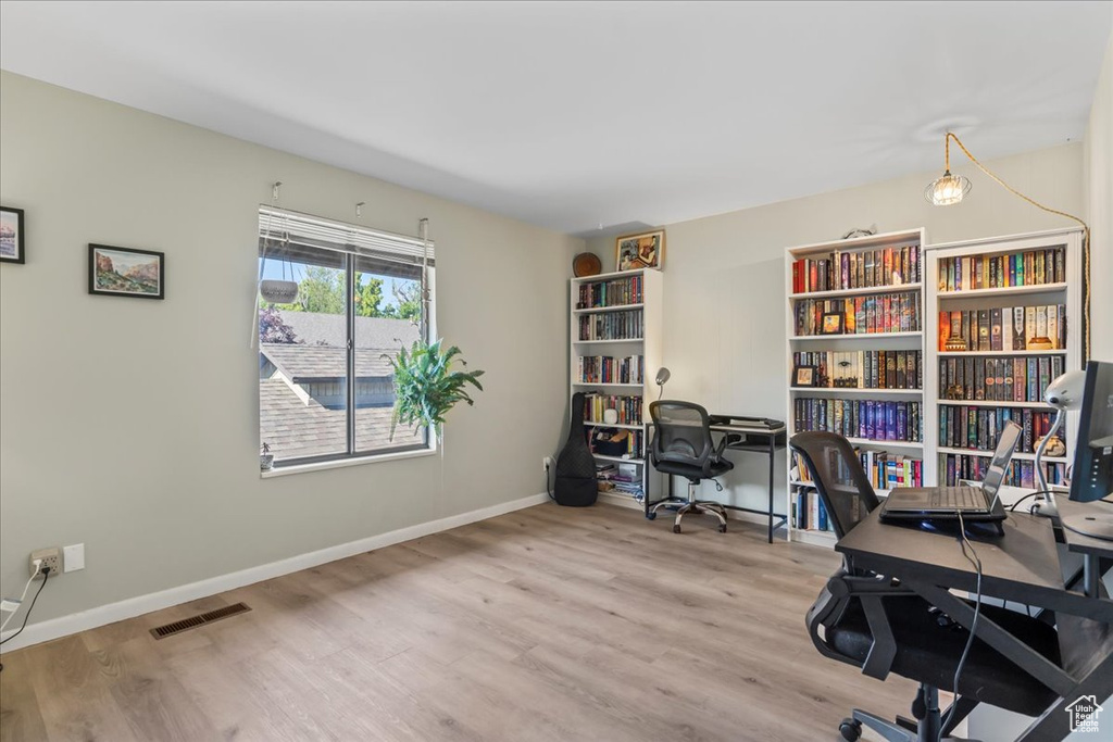 Photo 17 for MLS #2109641 at 4554 S Woodduck Ln