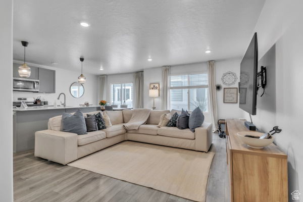 Photo 5 for MLS #2109643 at 1056 E Waterway Ln
