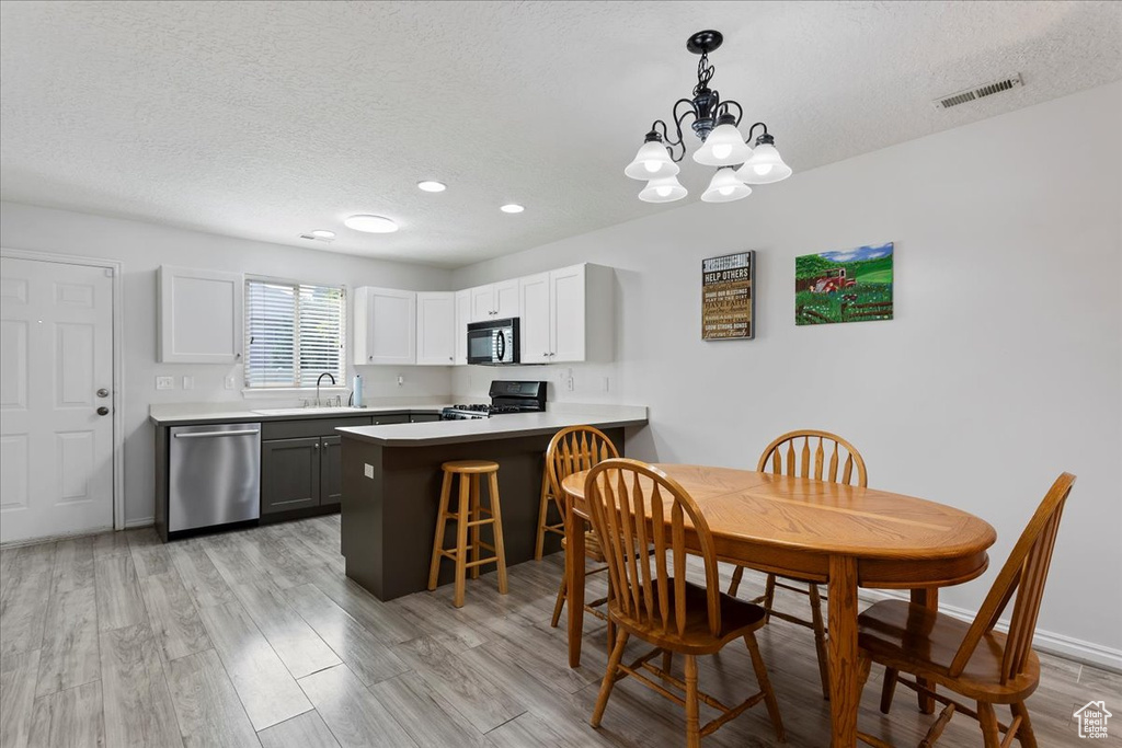 1043 E FORT LN Ogden, UT 84404