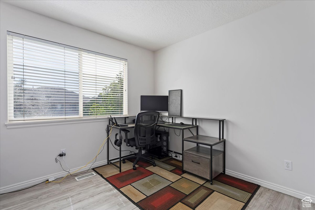 1043 E FORT LN Ogden, UT 84404