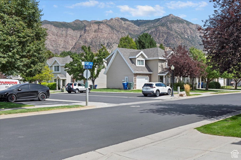 1043 E FORT LN Ogden, UT 84404