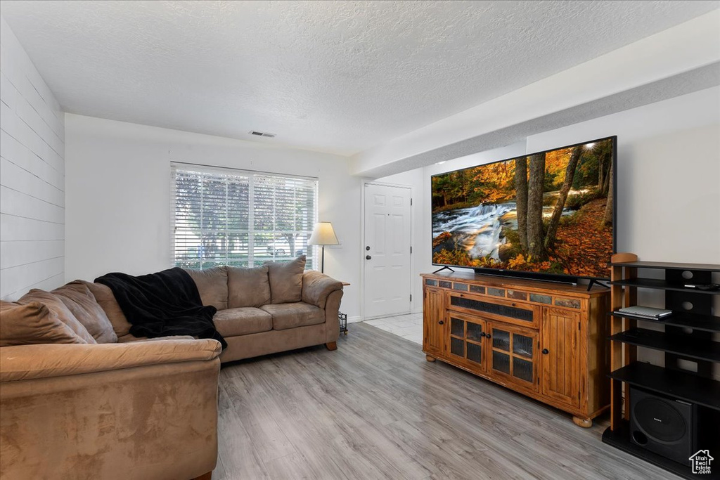 1043 E FORT LN Ogden, UT 84404