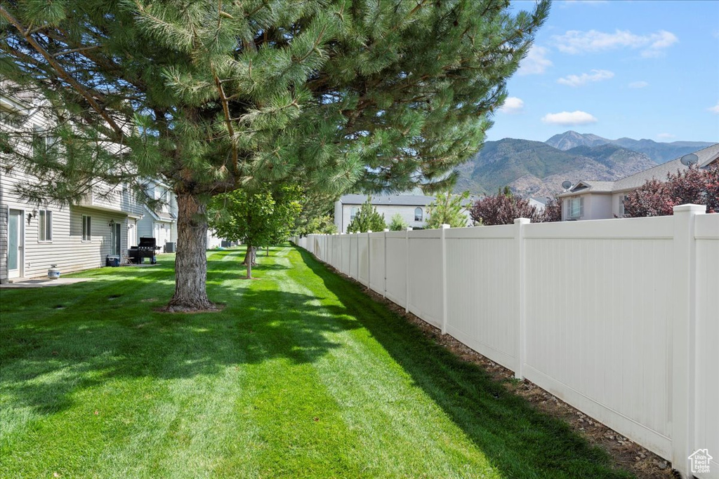 1043 E FORT LN Ogden, UT 84404