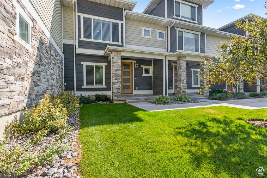 Photo 2 for MLS #2109691 at 1718 W Thira Ln