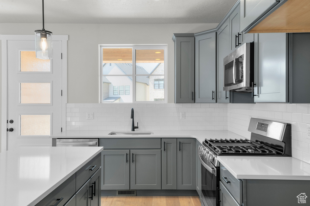 Photo 6 for MLS #2109749 at 1914 N Anderson Loop