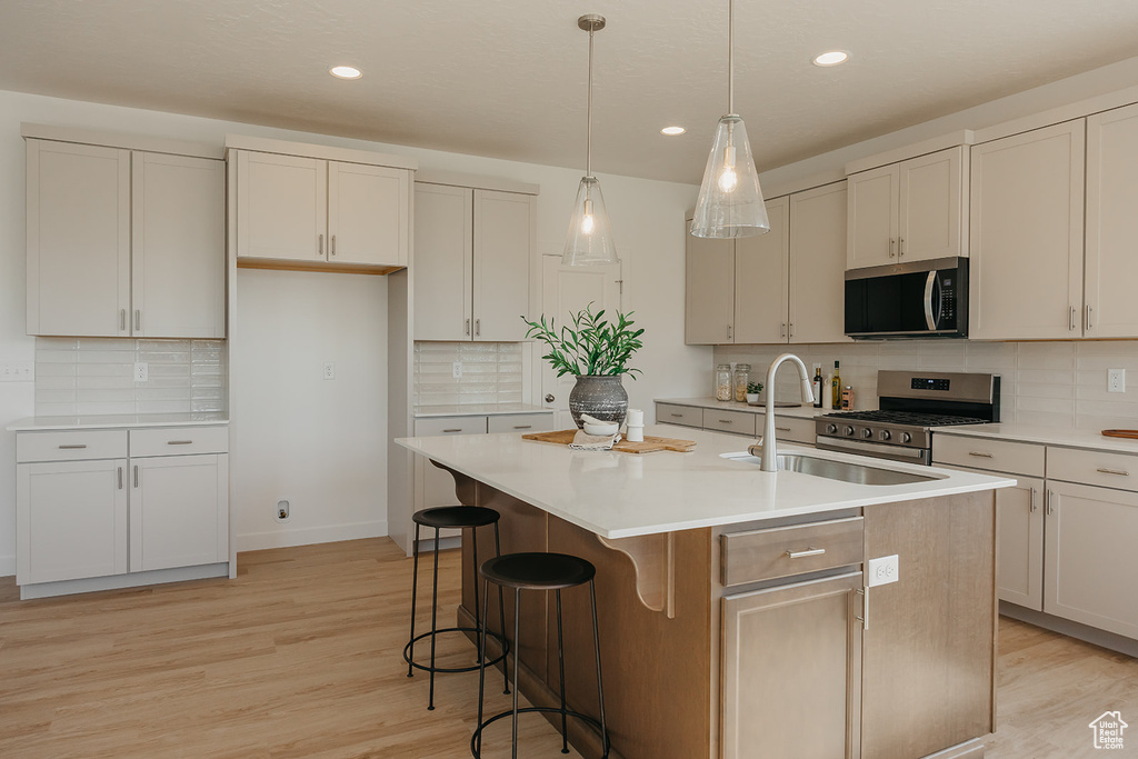 609 W PINE MOUNTAIN DR #204 Saratoga Springs, UT 84045