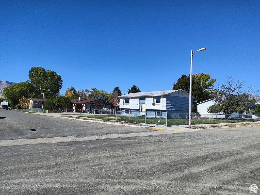 205 E CHERRY VIEW LN Orangeville, UT 84537