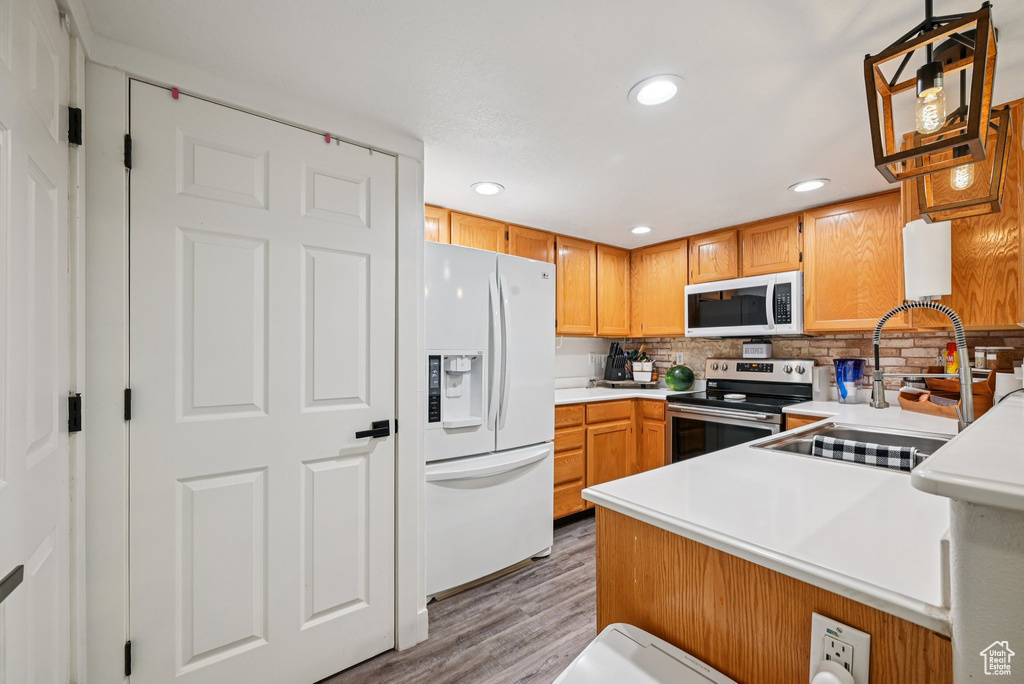 Photo 8 for MLS #2109778 at 975 W Little River Way #1
