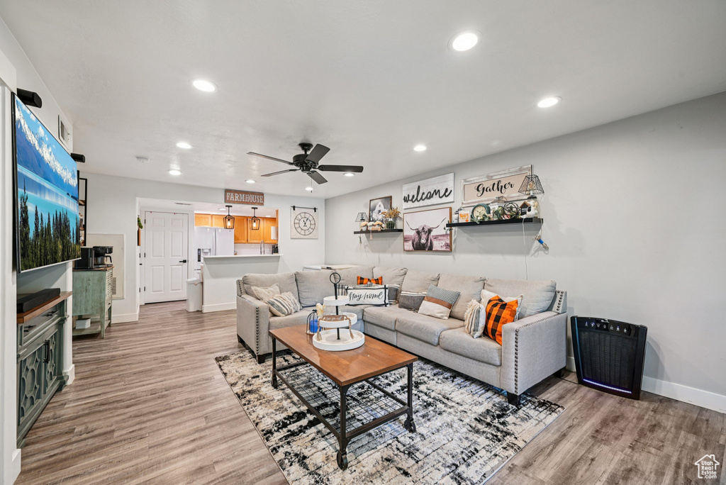 Photo 4 for MLS #2109778 at 975 W Little River Way #1
