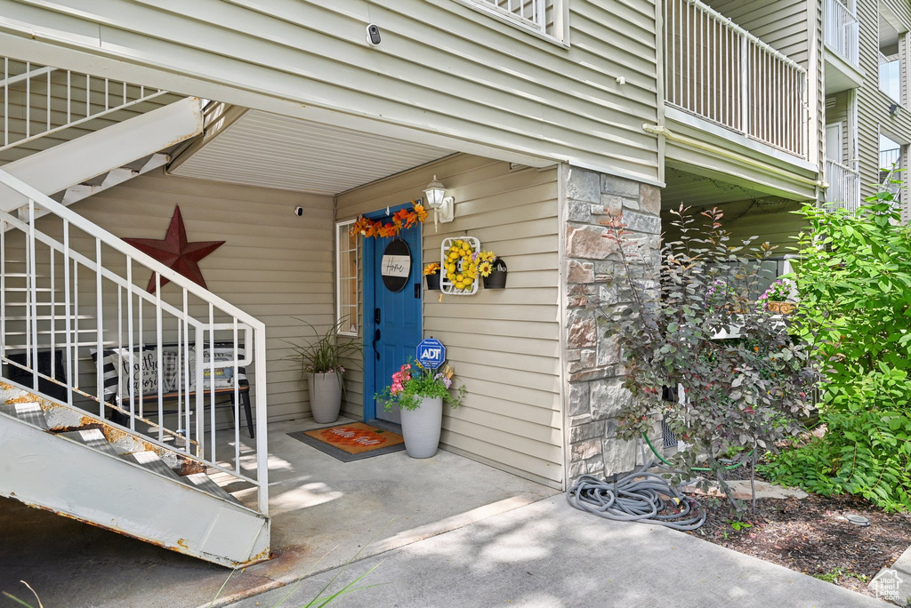Photo 3 for MLS #2109778 at 975 W Little River Way #1