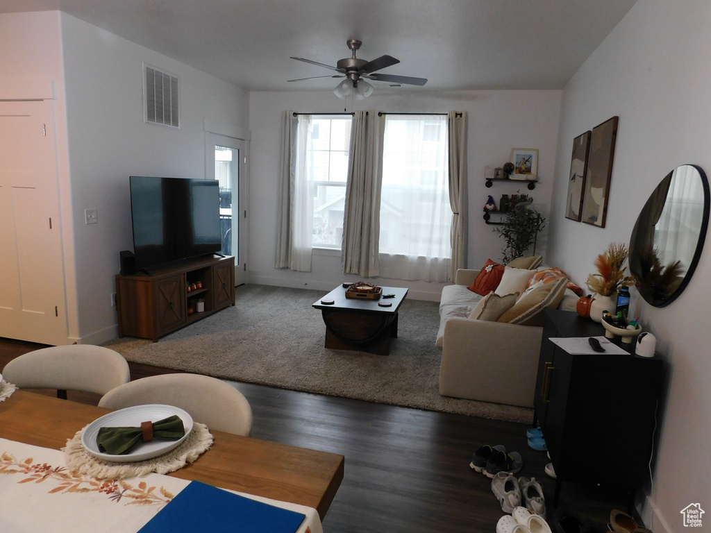 Photo 3 for MLS #2109789 at 937 W Big Ben Ln #J203