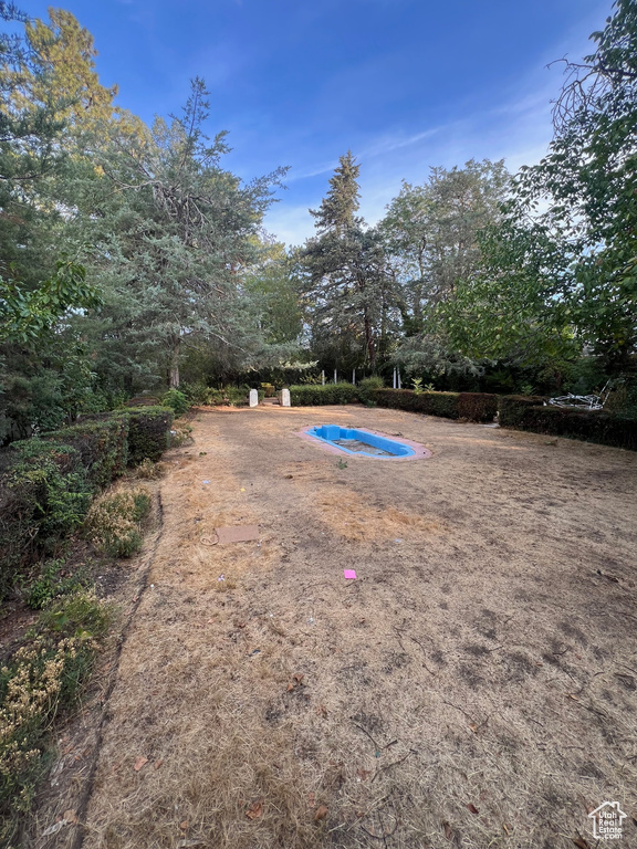 1635 E YALECREST AVE Salt Lake City, UT 84105
