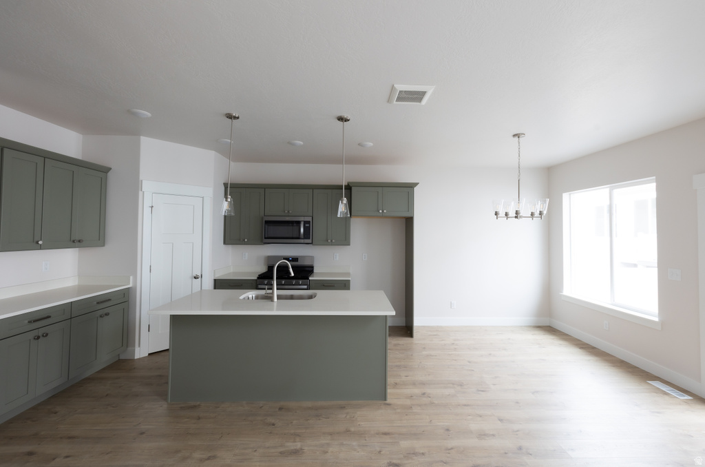 596 W SUNGLEAM LN #2376 Saratoga Springs, UT 84045