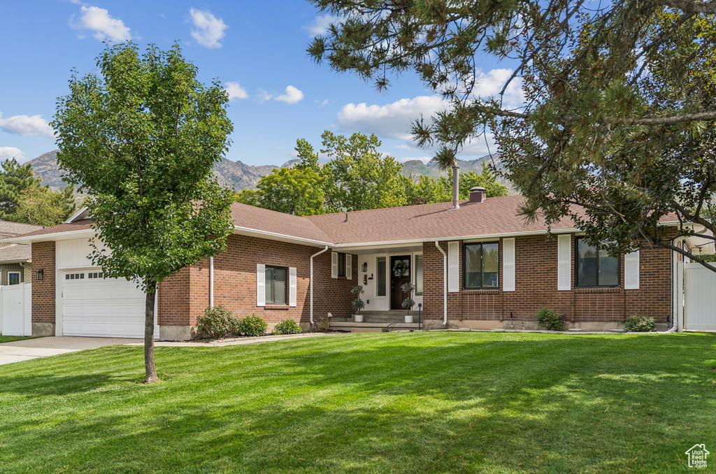 Photo 2 for MLS #2109824 at 6877 Pineview Cir