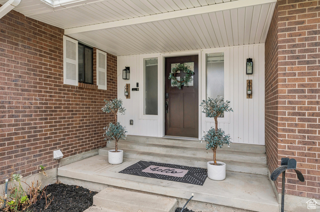 Photo 3 for MLS #2109824 at 6877 Pineview Cir