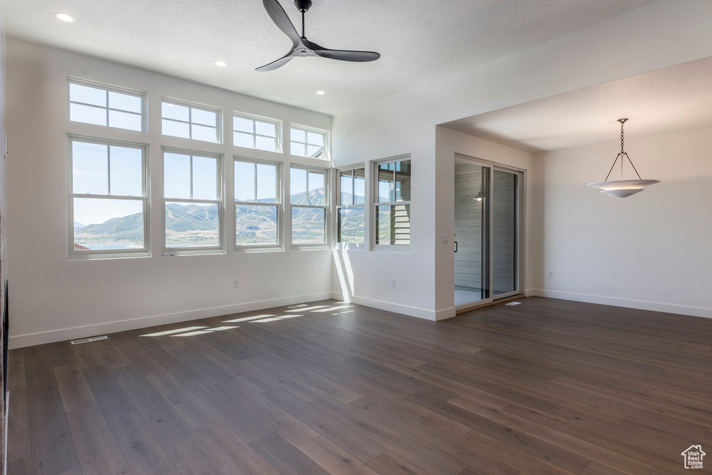 Photo 3 for MLS #2109827 at 678 E Silver Hill Loop #93