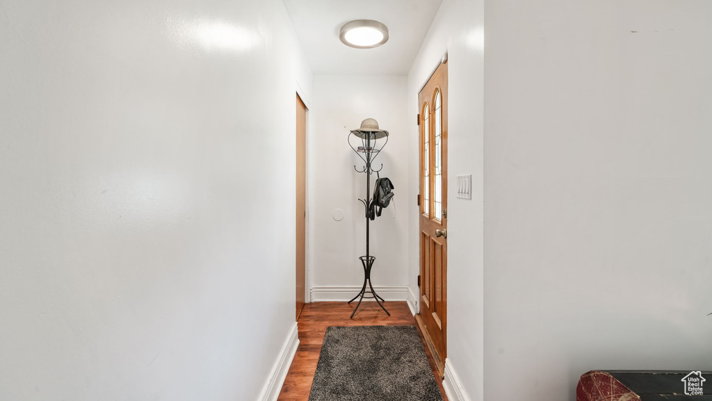 Photo 4 for MLS #2109837 at 2065 Robins Ave