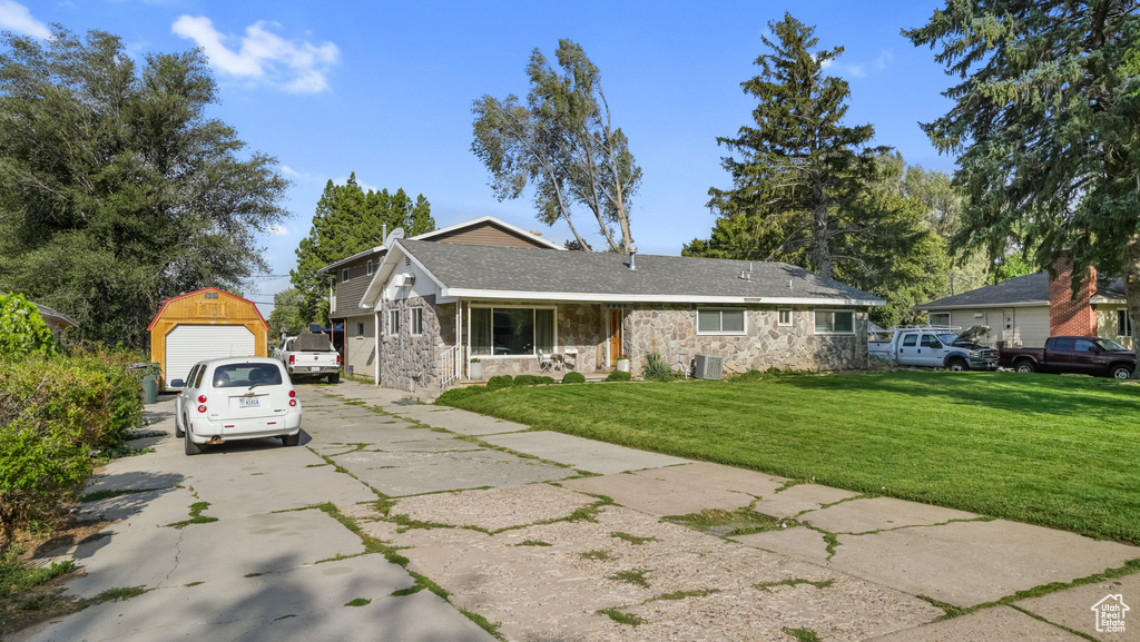 Photo 2 for MLS #2109837 at 2065 Robins Ave