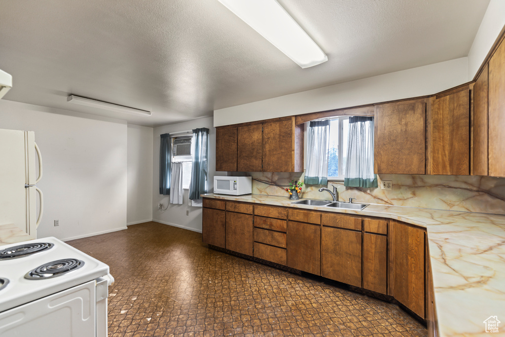 390 N 300 W Aurora, UT 84620