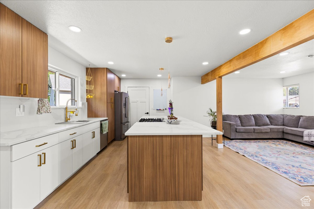 627 E 8680 S Sandy, UT 84070