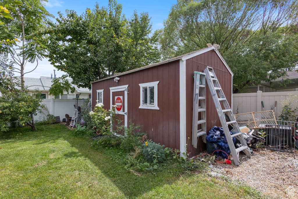 Photo 33 for MLS #2109867 at 3231 Lester St