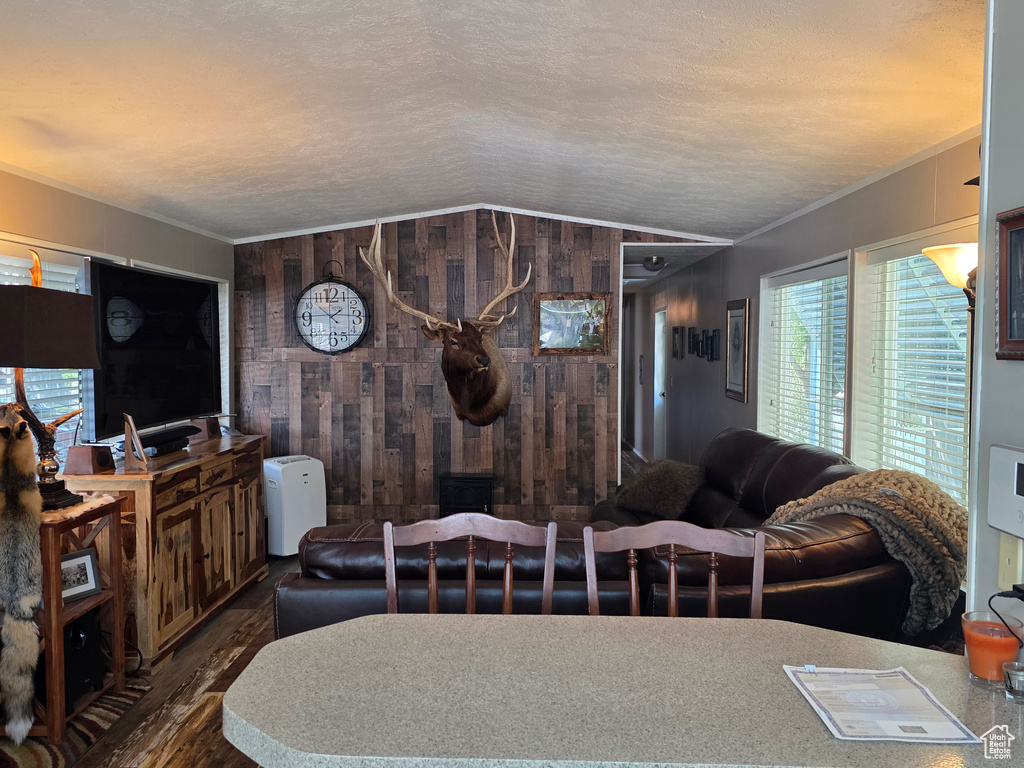 Photo 10 for MLS #2109875 at 296 E Nashue St #112
