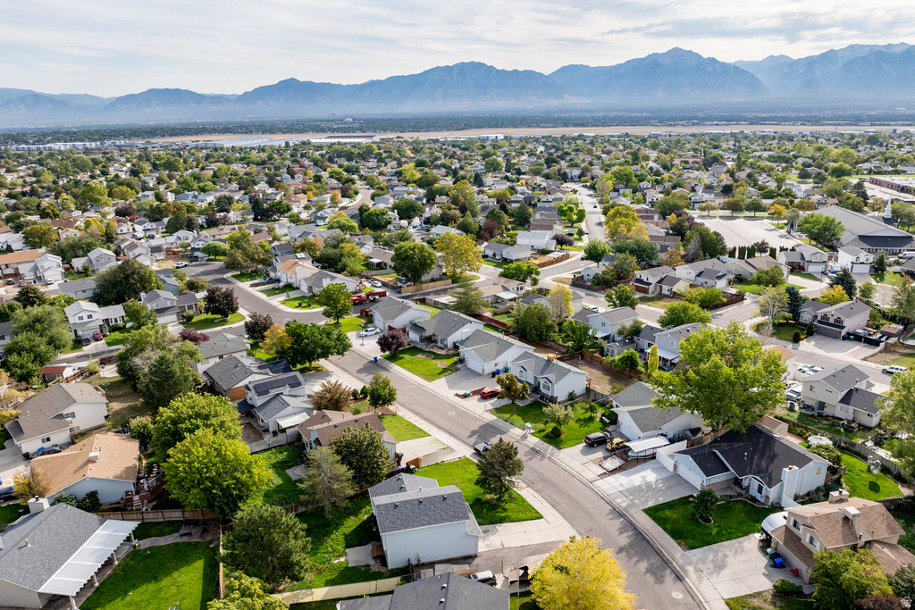 6922 S MULLIEN DR West Jordan, UT 84084