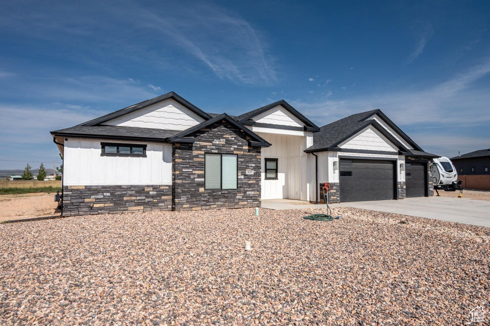 Photo 3 for MLS #2109898 at 3977 N Monarch Dr