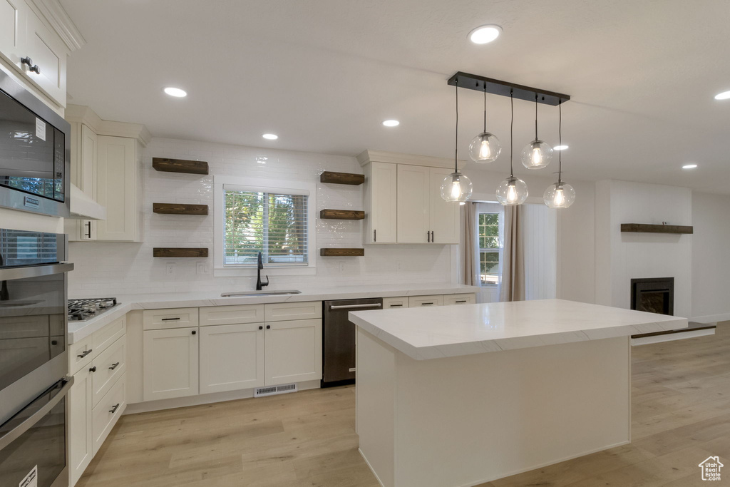 1372 SWEETWATER LN Farmington, UT 84025