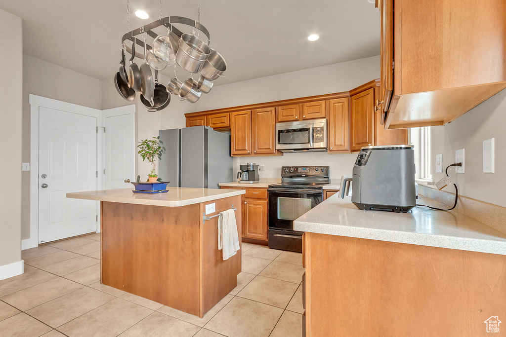 Photo 13 for MLS #2109906 at 2546 N Elm Dr