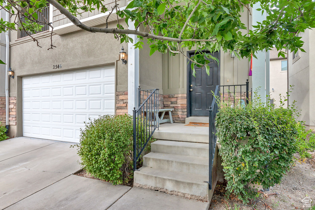 Photo 3 for MLS #2109906 at 2546 N Elm Dr