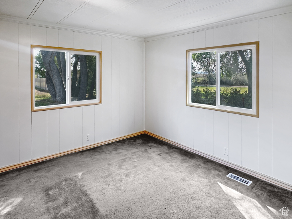 Photo 16 for MLS #2109911 at 685 S Main St