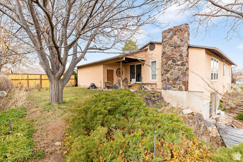 Photo 3 for MLS #2109928 at 669 W Ogden Dr