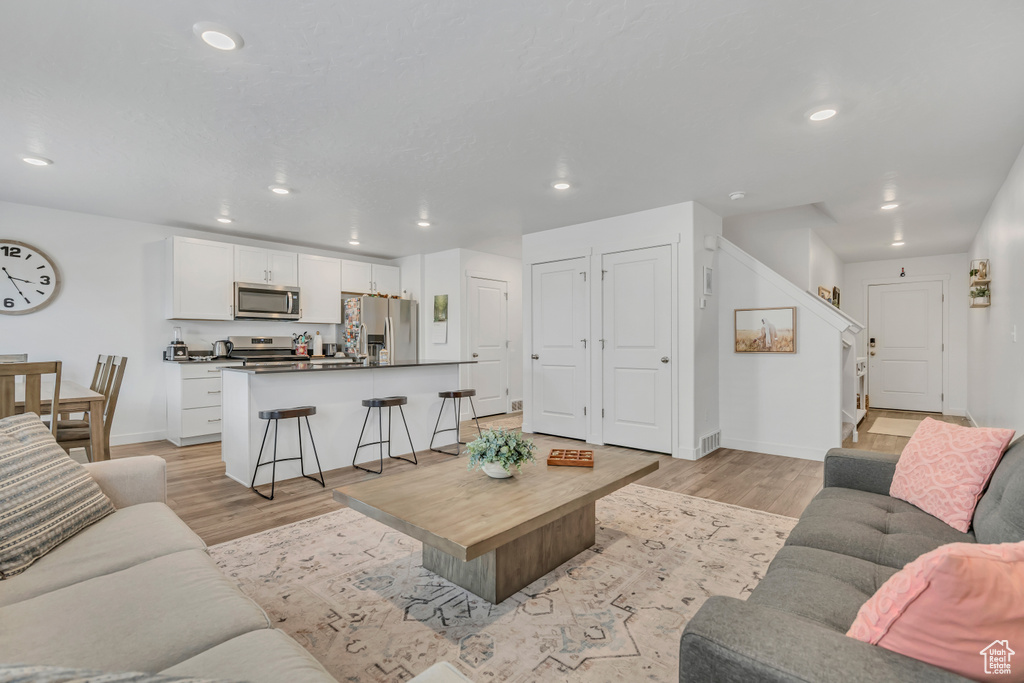 Photo 5 for MLS #2109945 at 1052 E Waterway Ln