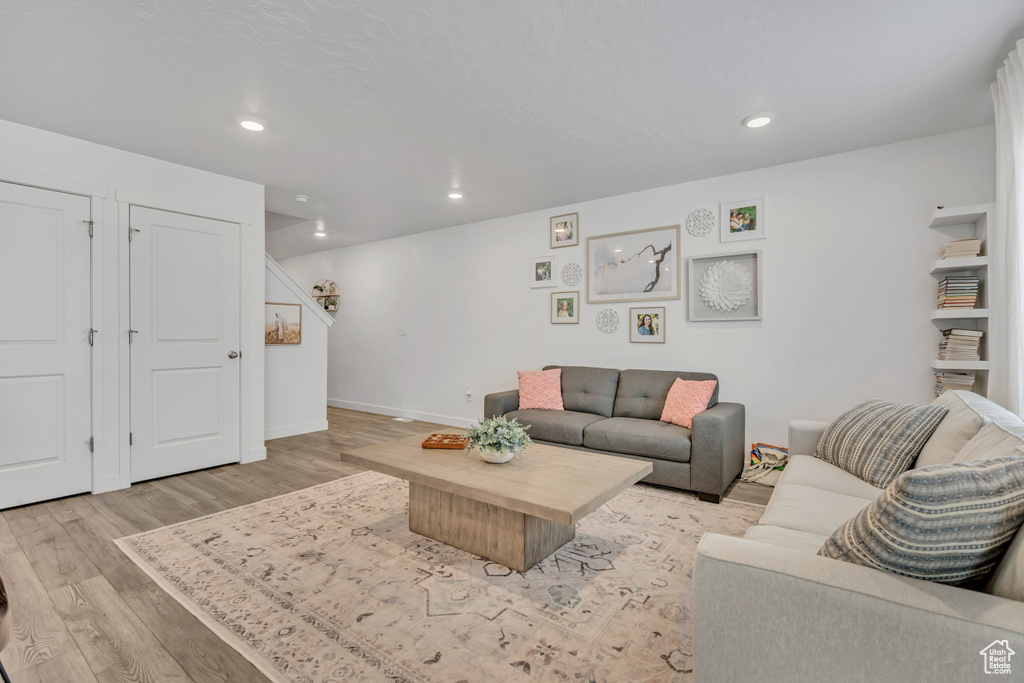 Photo 6 for MLS #2109945 at 1052 E Waterway Ln