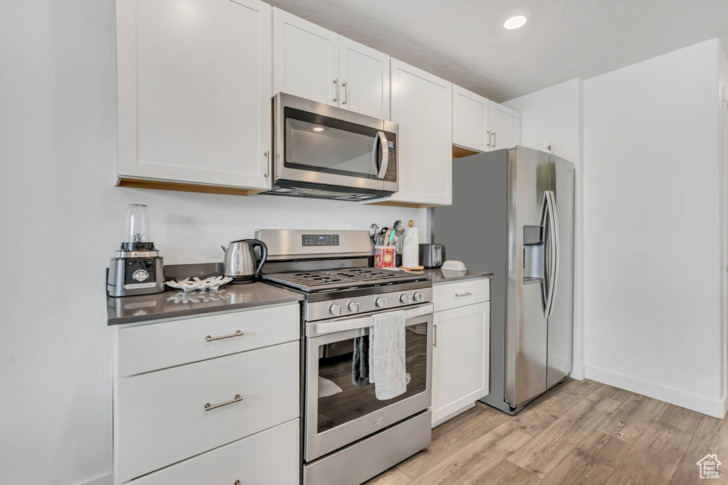 Photo 9 for MLS #2109945 at 1052 E Waterway Ln