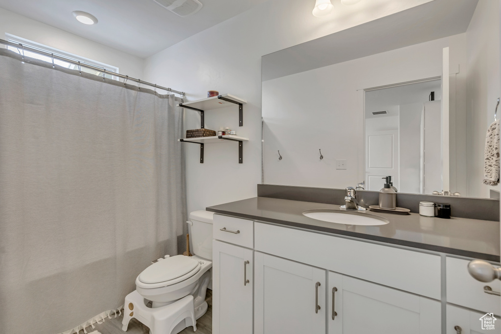 Photo 16 for MLS #2109945 at 1052 E Waterway Ln