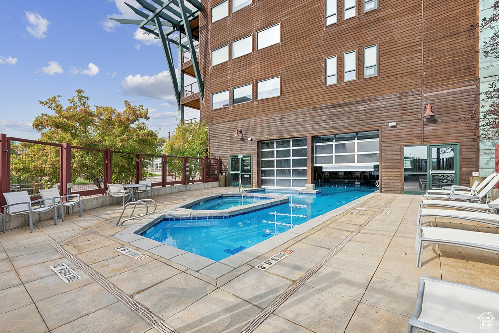 Photo 32 for MLS #2109946 at 1476 W Newpark Blvd #308