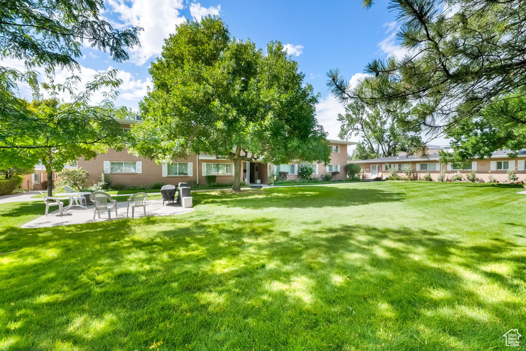 Photo 14 for MLS #2109951 at 2209 E Carriage Ln #42