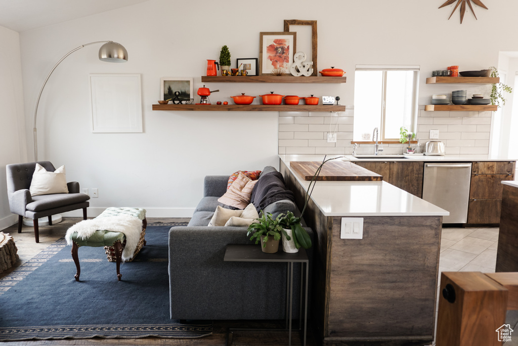 Photo 3 for MLS #2109969 at 1795 E Walnut Grove Dr