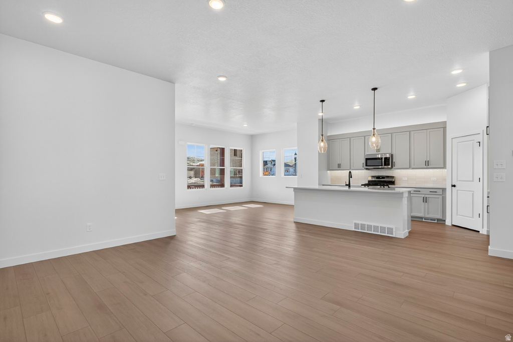 7232 W TERRAINE RD West Jordan, UT 84081