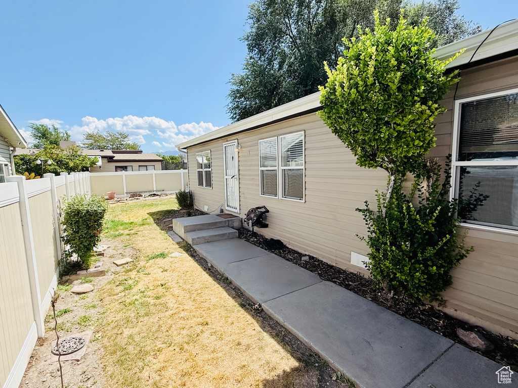 Photo 4 for MLS #2109979 at 3017 S Jamboree St #12